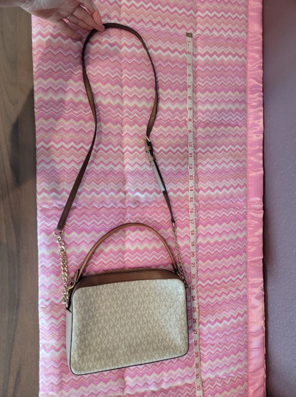 Michael Kors Jet Set Signature Logo Crossbody Bag Vanilla Acorn Brown